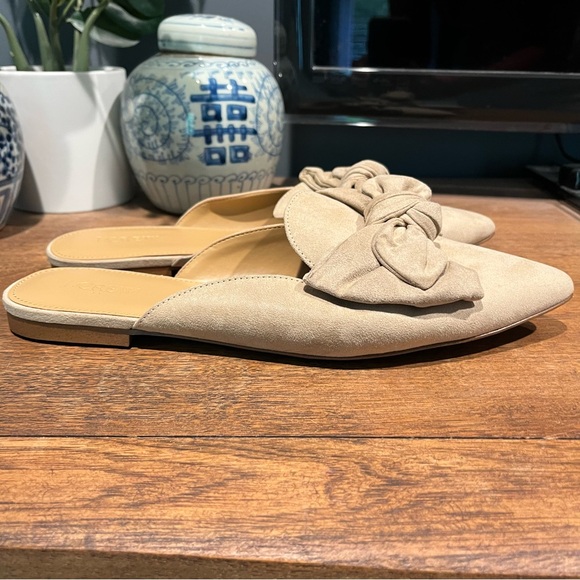 NWOT J. Crew Tan Suede Mules with Bow Detail, Size 11 - Picture 3 of 5